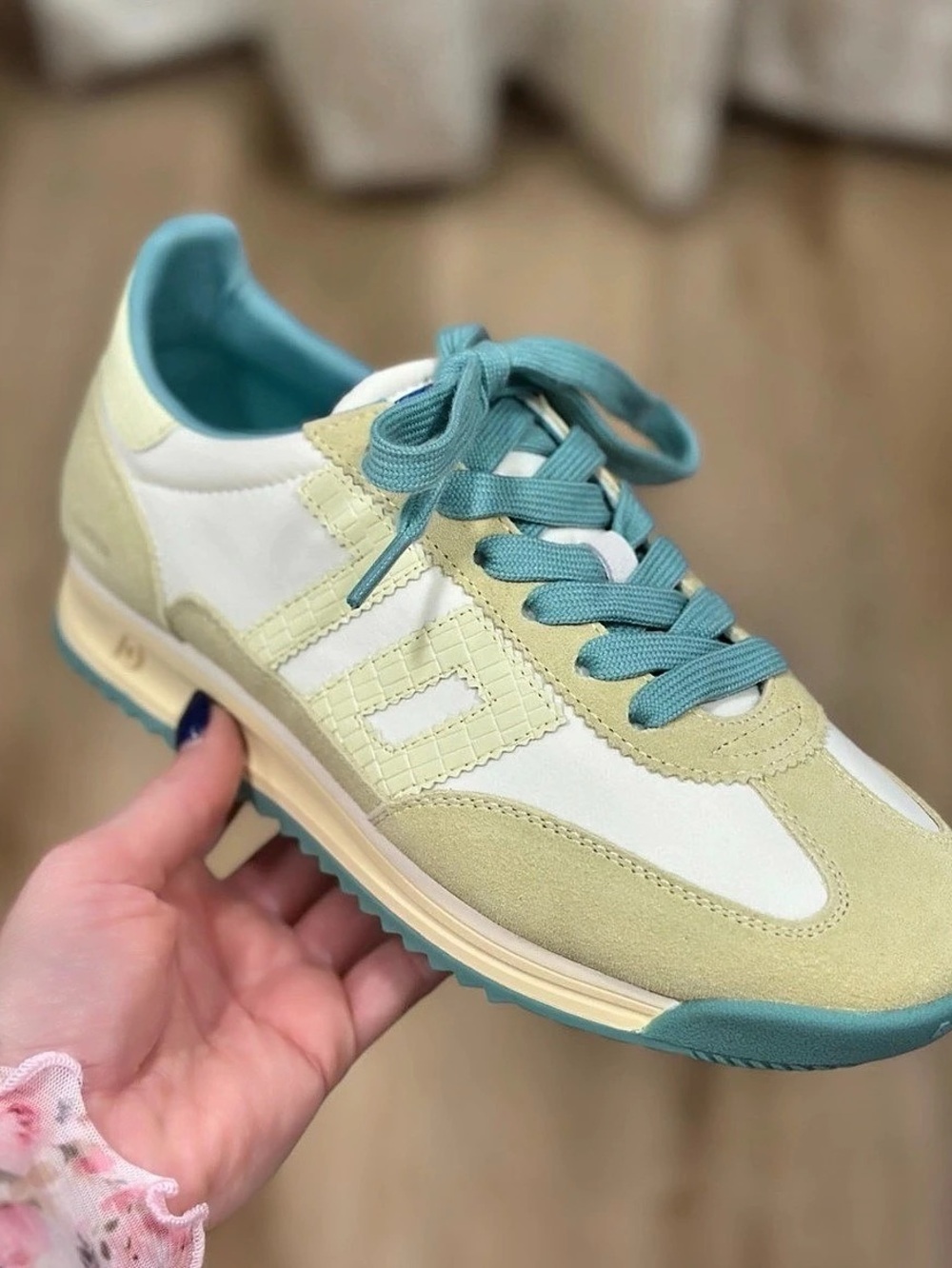 Back 70 Jogger Light Yellow